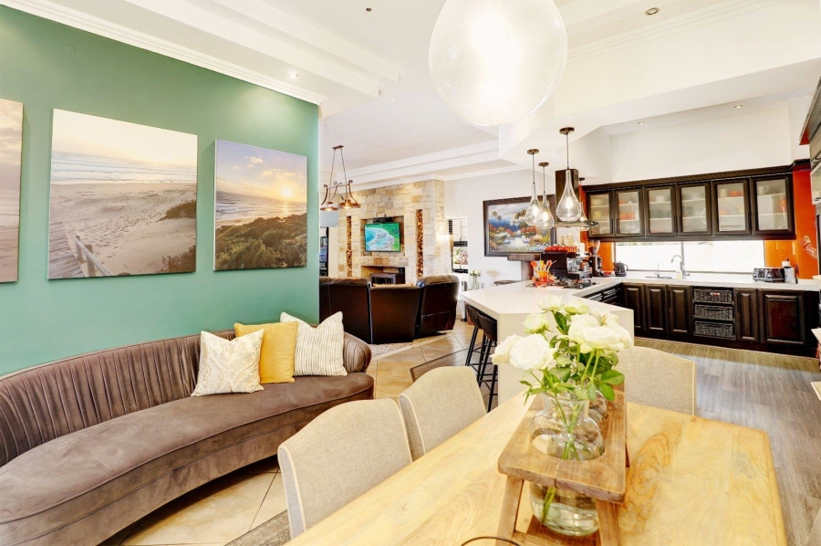 5 Bedroom Property for Sale in Welgemoed Western Cape